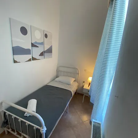 Anegiris House Semesterbostad *