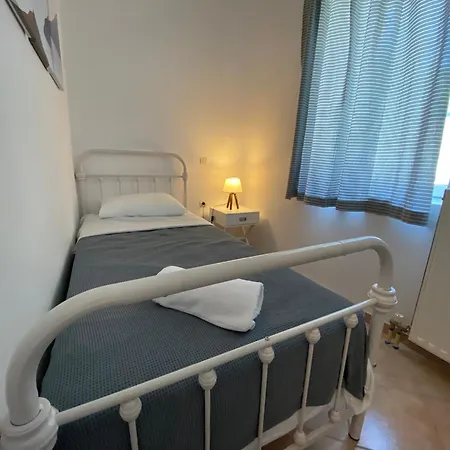 Anegiris House Semesterbostad *